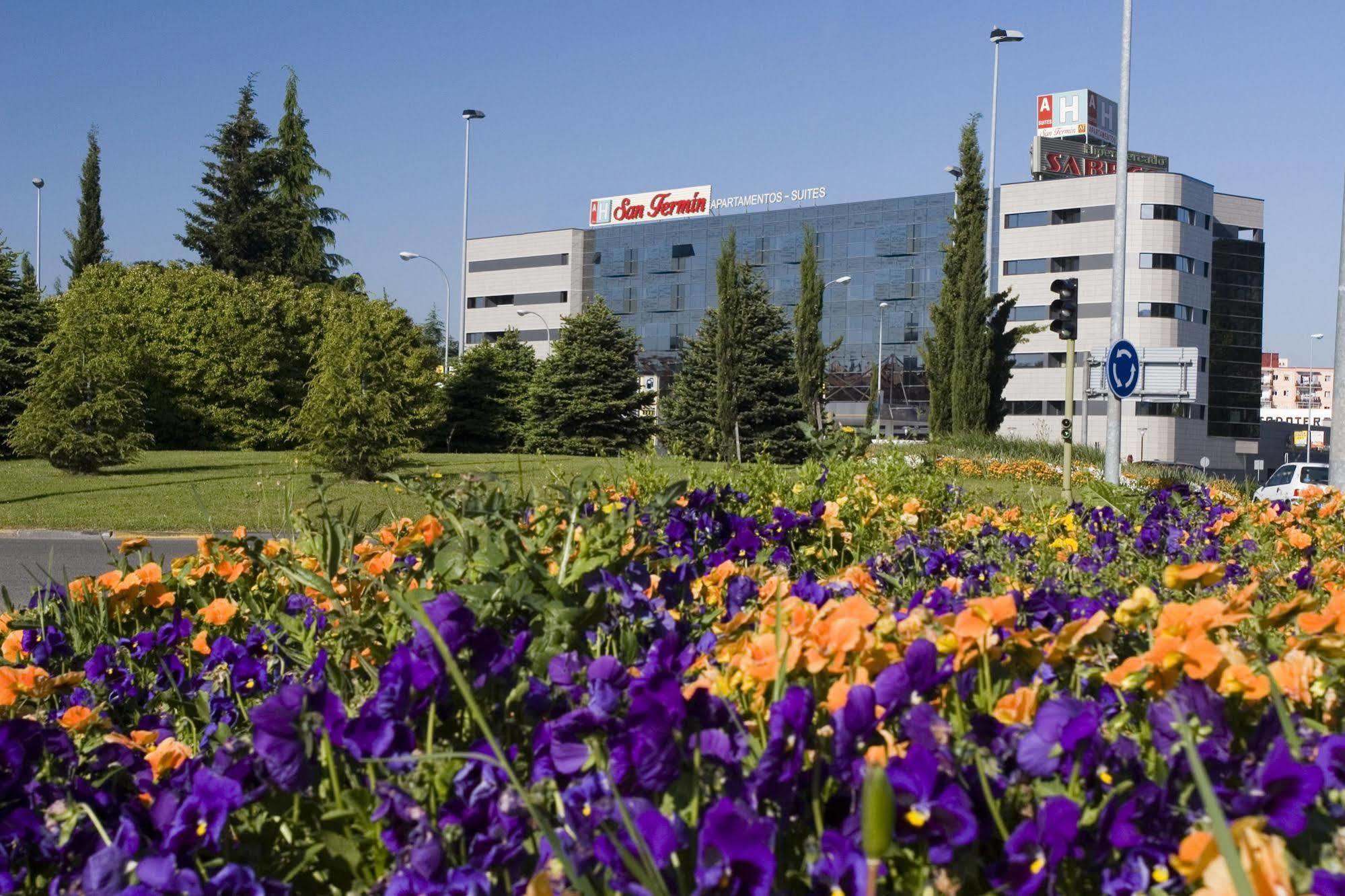 AH San Fermín Pamplona Aparthotel Exterior foto